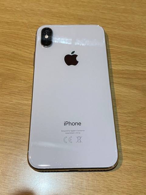 ***Apple iPhone X 64gig White*** Excellent Condition 9/10