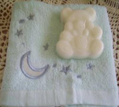 BABY BLUE  HANDTOWEL WITH EMBROIDERY AND TEDDY SOAP