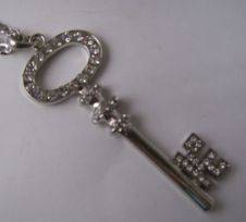 BLING LARGE KEY ON KEYCHAIN