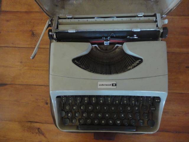 Underwood 18 - Old type writer