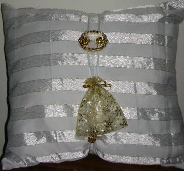 SATIN WHITE RING PILLOW