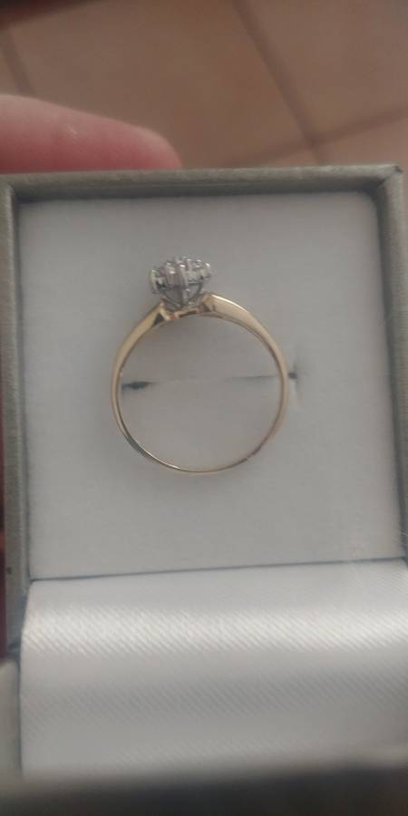 0.200 CT Natural Dimond Ring