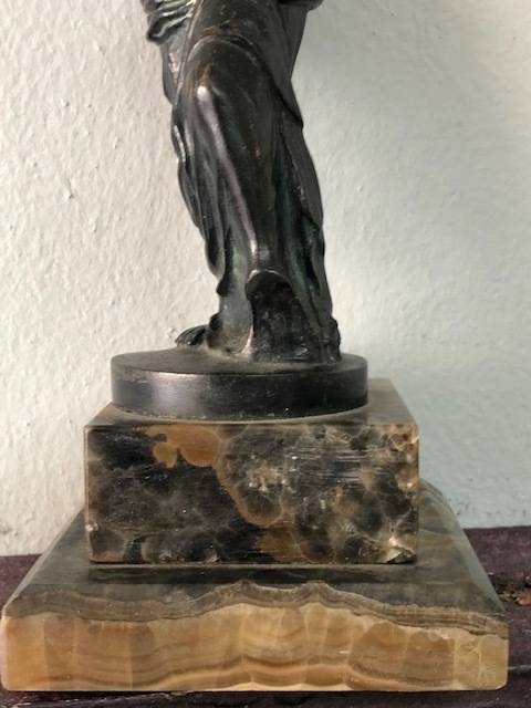 STUNNING VINTAGE BRONZE STATUE -APHRODITE OF MILOS-ON A MARBLE BASE.
