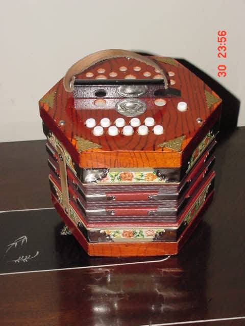 LOVELY EARLY CONCERTINA