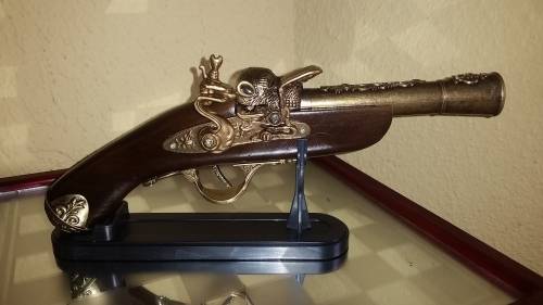 Gas Lighter Ornament Gun with stand