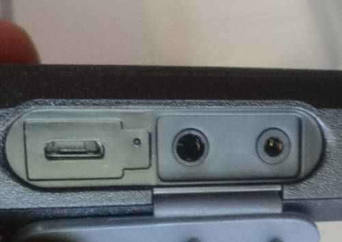 Baofeng BF-512Slim & Compact Professional Walkie Talkie (Display Units - Please Read - Usb Charging)