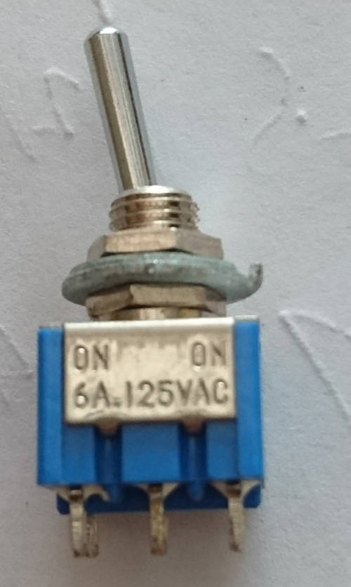 6 Pin Toggle Switch (1 Bid for 6 Switches) R20 additional per bid - (Japan/HongKong Products)