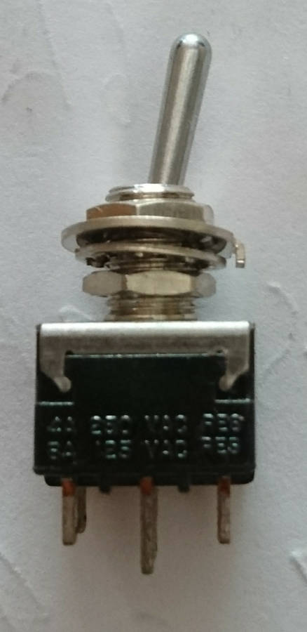 6 Pin Toggle Switch (1 Bid for 6 Switches) R20 additional per bid - (Japan/HongKong Products)