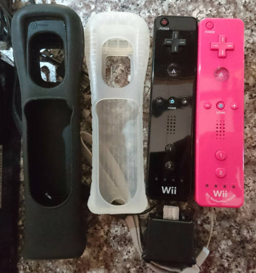 Nintendo Wii + 1 game  (Please-Read) - RVL001