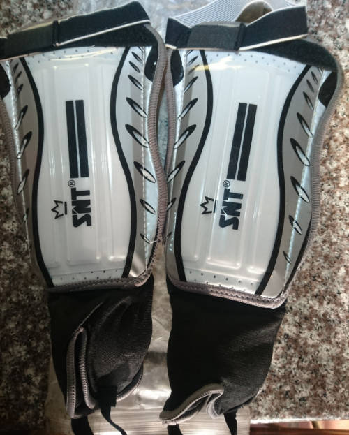 Youth 24,5cm SNT Shin Guards with Ankle Protection (Only 1 Pair Available)