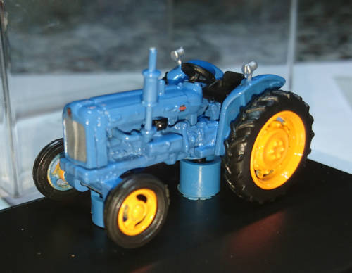 High Detailed Oxford Diecast Vintage Tractor & Trailer