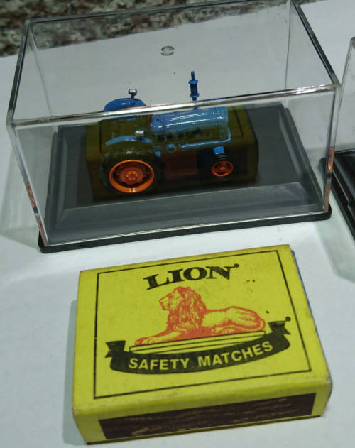 High Detailed Oxford Diecast Vintage Tractor & Trailer