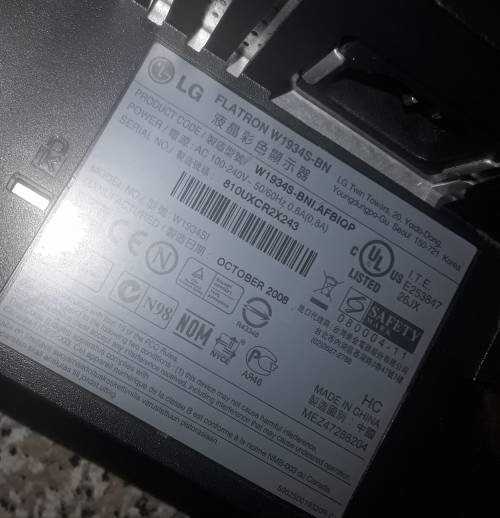 Lg Flatron 16" Desktop VGA Monitor