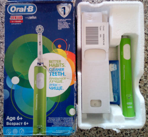 (Box Wear) Oral-B Rechargeable Electric Toothbrush - Junior (Green) With Timing Function