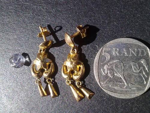 3.2 grams 18kt gold vintage earings - Selling lower than scrap value