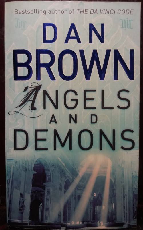 Books: Angels and Demons - Dan Brown (Corgi, 2001)