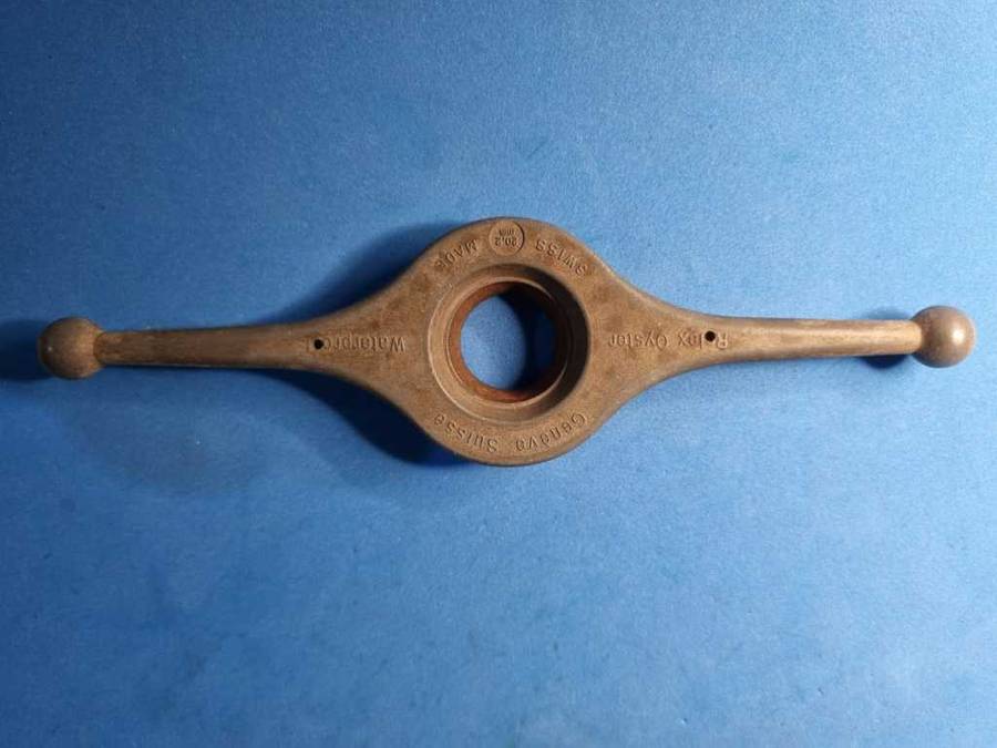 Vintage Rolex Oyster 20.2mm case back opener