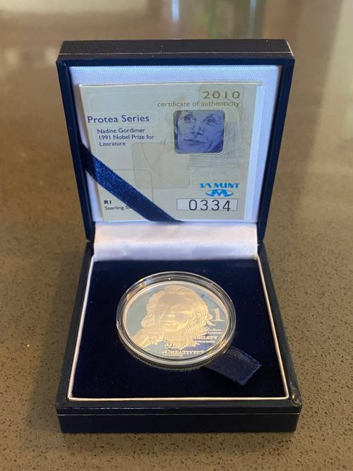 Stunning RSA 2010 Gordimer Silver Protea R1