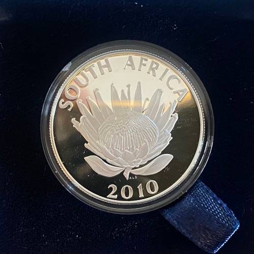 Stunning RSA 2010 Gordimer Silver Protea R1