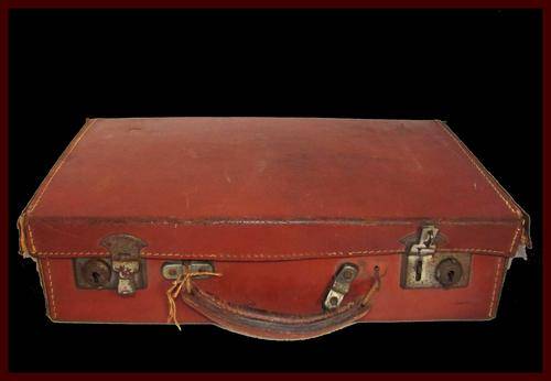 COLLECTABLE!!! CUTE LITTLE VINTAGE SUITCASE 36CM X 9CM