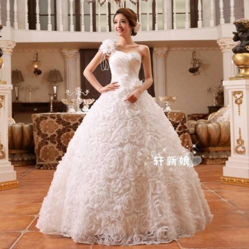 Stunning Ball Gown Wedding Dress - Size 38 - *Door delivery for only R150*