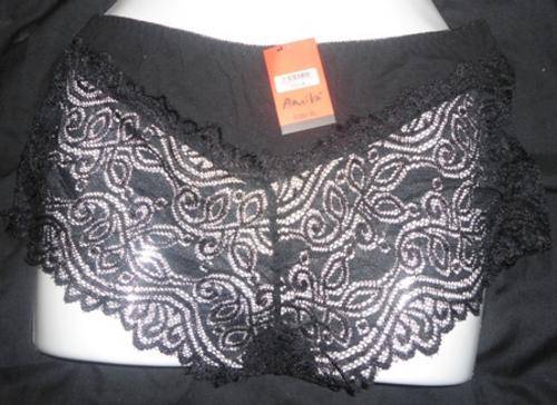 BEAUTIFUL BLACK LACEY BOYLEG  - XL