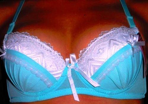 Sexy playful light green bra; 34B