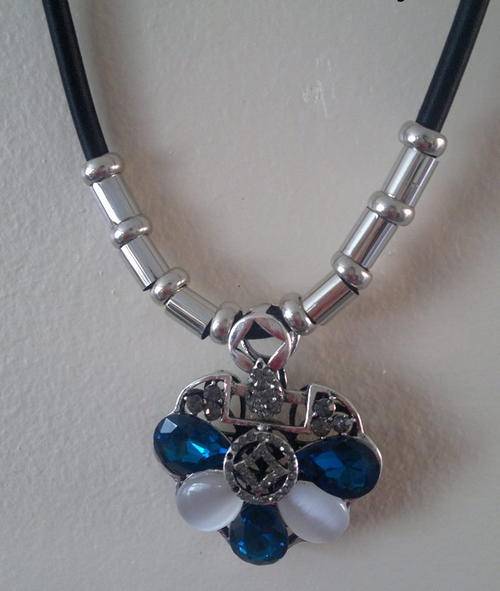 A MUST HAVE - Beautifull Necklace with pendant