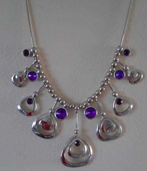 Gorgeous silver necklace with purple stone