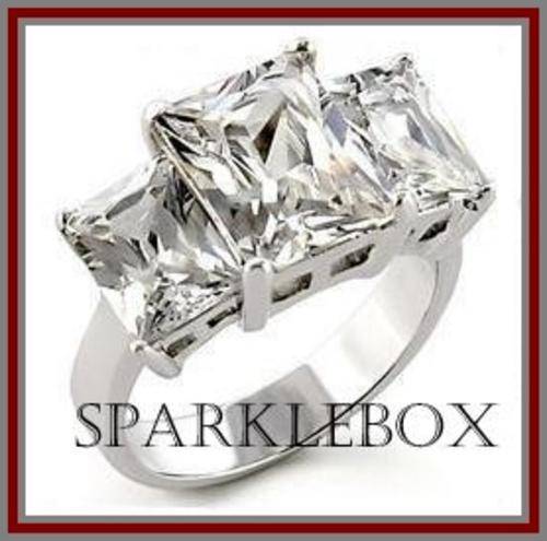 ~PRINCESS CUT SIMULATED DIAMOND BAND RING SIZE 7***~