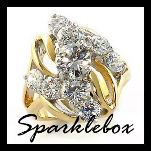 **1.85ct Unique Cluster Setting CZ Band Ring**SIZE 7