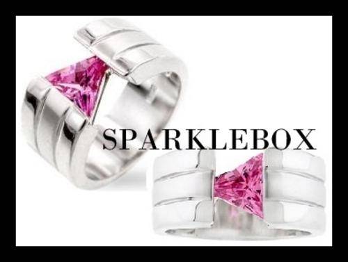 ***NEW STOCK R85 STARTING PRICE***Ice Pink Trillion Cut Simulated Diamond Ring***SIZE 7