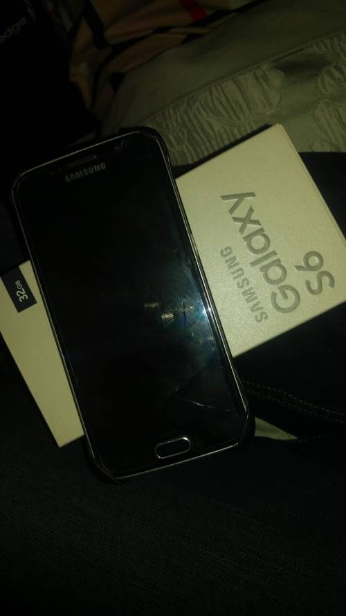 Samsung Galaxy S6 - 32GB sapphire black (free case)