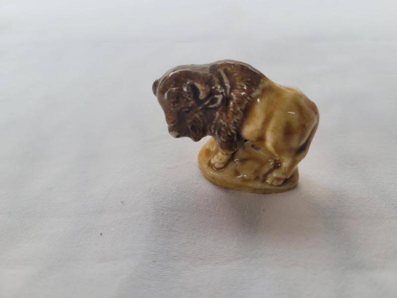 TEN COLLECTABLE WADE WHIMSIES FROM NURSERY RHYMES AND ANIMALS-ALL FOR ONE BID