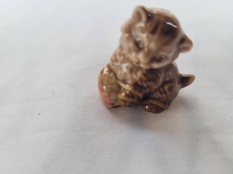 TEN COLLECTABLE WADE WHIMSIES FROM NURSERY RHYMES AND ANIMALS-ALL FOR ONE BID