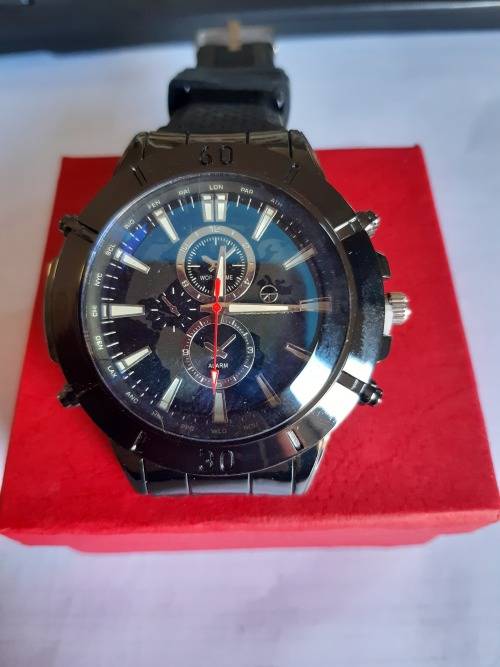 BEAUTIFUL ANALOG WRIST WATCH