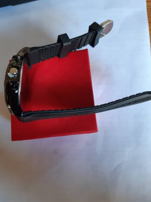 BEAUTIFUL ANALOG WRIST WATCH