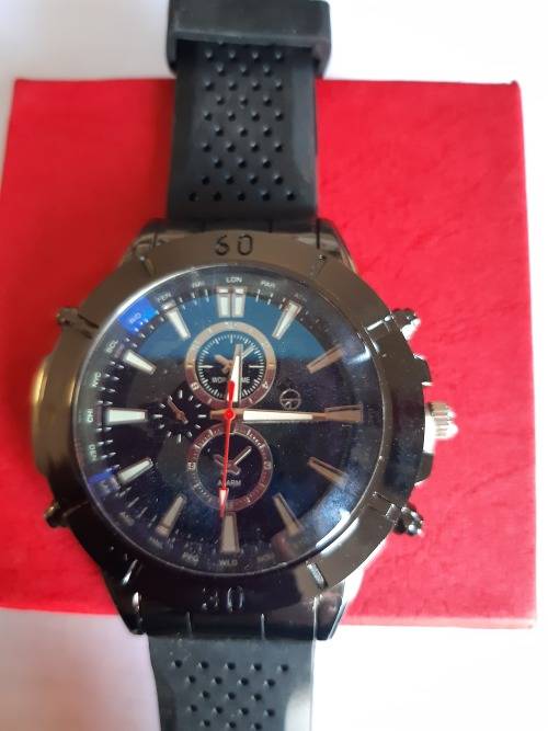 BEAUTIFUL ANALOG WRIST WATCH