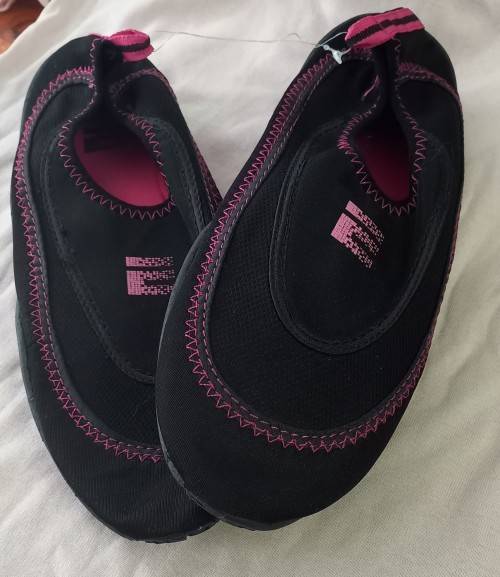 Water Shoes / Gym Exercise Socks With Drawstring Closure - Black with Pink