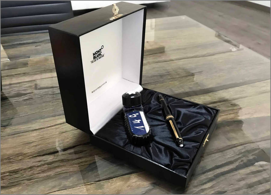 Montblanc Meisterstück Gold Fountain Pen