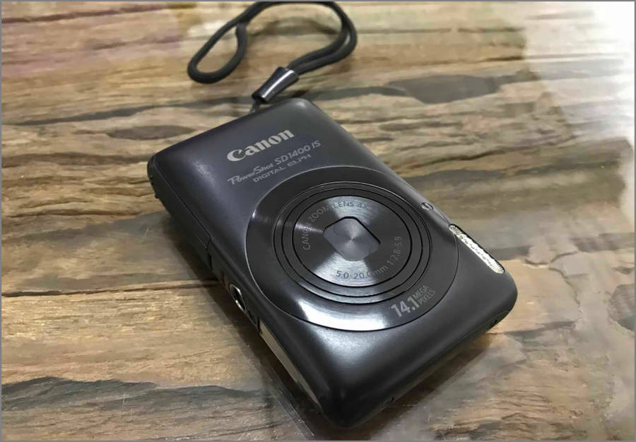 Canon PowerShot SD1400IS 14.5 MP compact digital camera with 16GB SD card