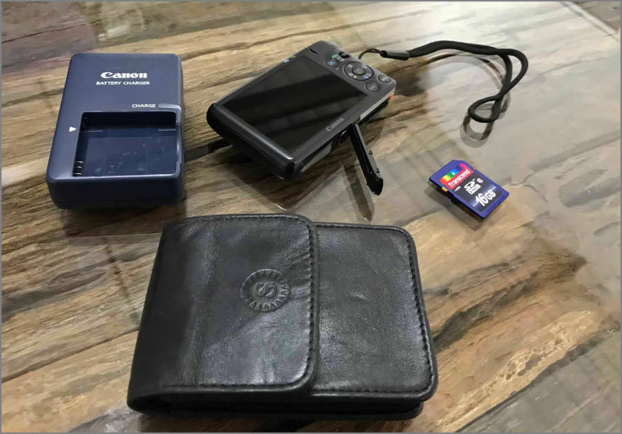 Canon PowerShot SD1400IS 14.5 MP compact digital camera with 16GB SD card