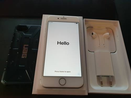 Apple iPhone 8 64GB Silver with UAG Pathfinder Cover
