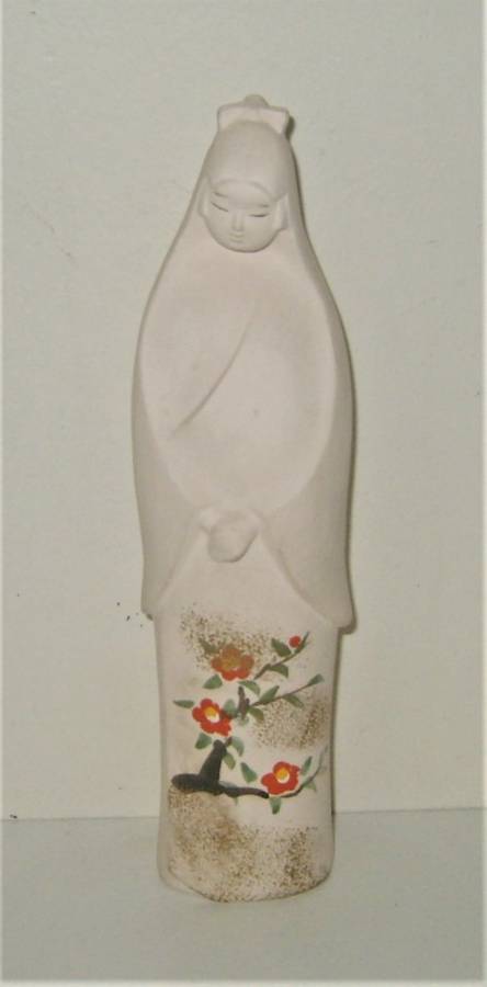 VINTAGE ORIENTAL LADY FIGURINE - HANDPAINTED - SIGNED and STAMPED 19cm