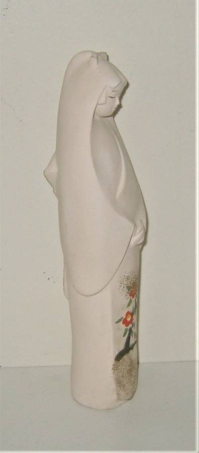 VINTAGE ORIENTAL LADY FIGURINE - HANDPAINTED - SIGNED and STAMPED 19cm