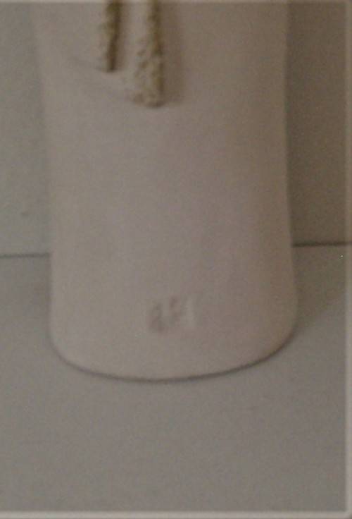 VINTAGE ORIENTAL LADY FIGURINE - HANDPAINTED - SIGNED and STAMPED 19cm