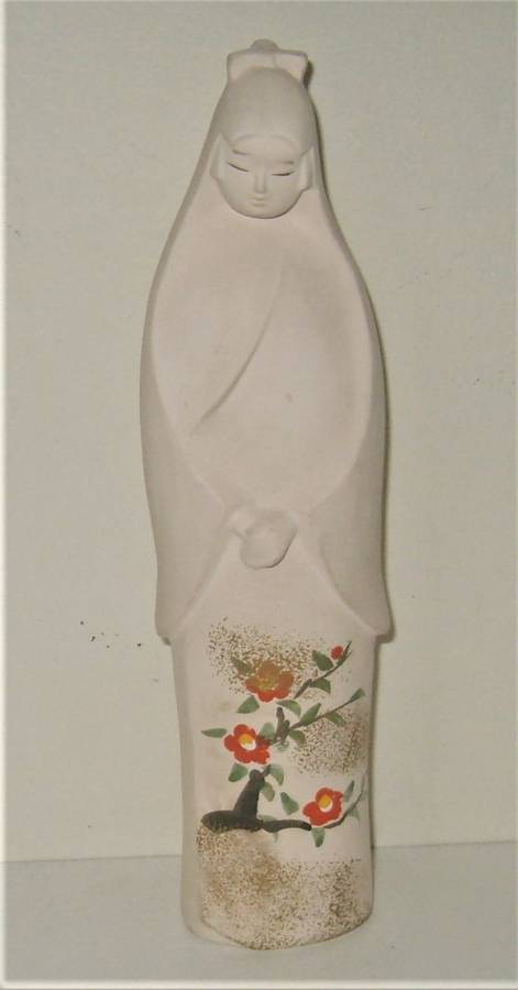 VINTAGE ORIENTAL LADY FIGURINE - HANDPAINTED - SIGNED and STAMPED 19cm