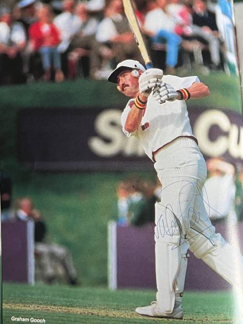 Cricket Programme - Hong Kong Silk Cut Challenge All Rounders Trophy 21/12/1986 **SIGNED**