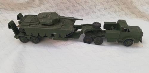 DINKY TANK TRANSPORTER AND CENTURION TANK