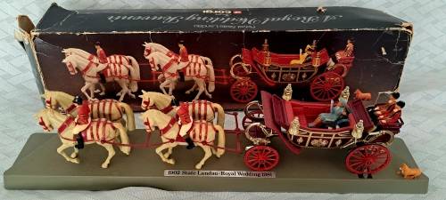 Corgi Royal State Landow